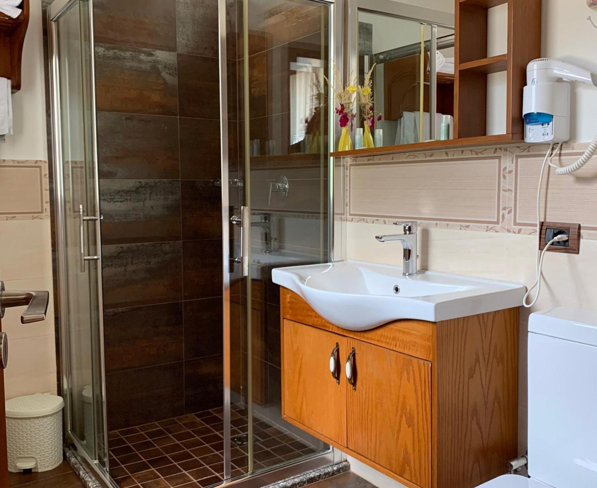 Bujtina Valbone Otel Dış mekan fotoğraf