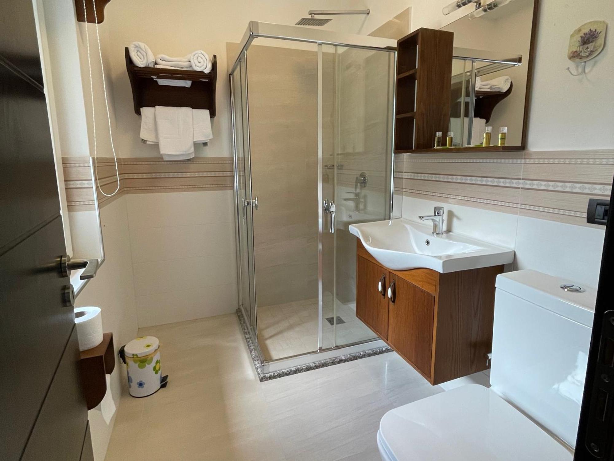 Bujtina Valbone Otel Dış mekan fotoğraf
